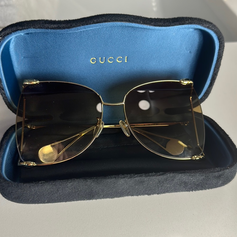 Gucci sunnies